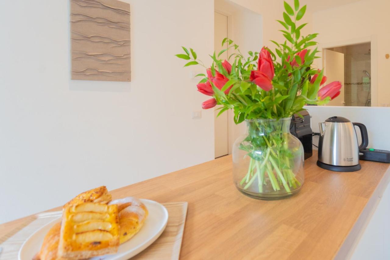 Enchanted Como Lake - Tremezzo Apartments By Rent All Como Exteriör bild